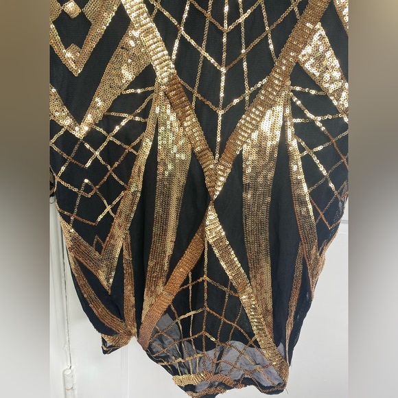 Lilian NWT Elegant Black and Gold Sequin Dress - Picture 8 of 11